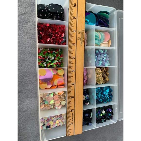 Mixed Sequin Set In Storage Box For Crafting & Decoration Projects - Picture 8 of 11